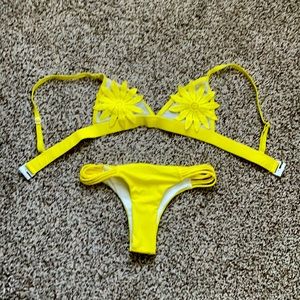 Daisy Neon yellow bikini
